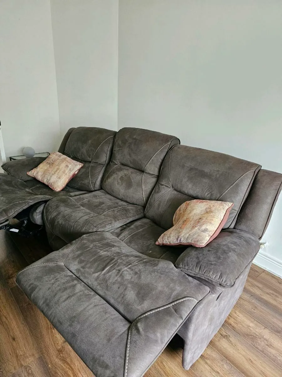 Sofa recliner and armchair recliner - Image 2