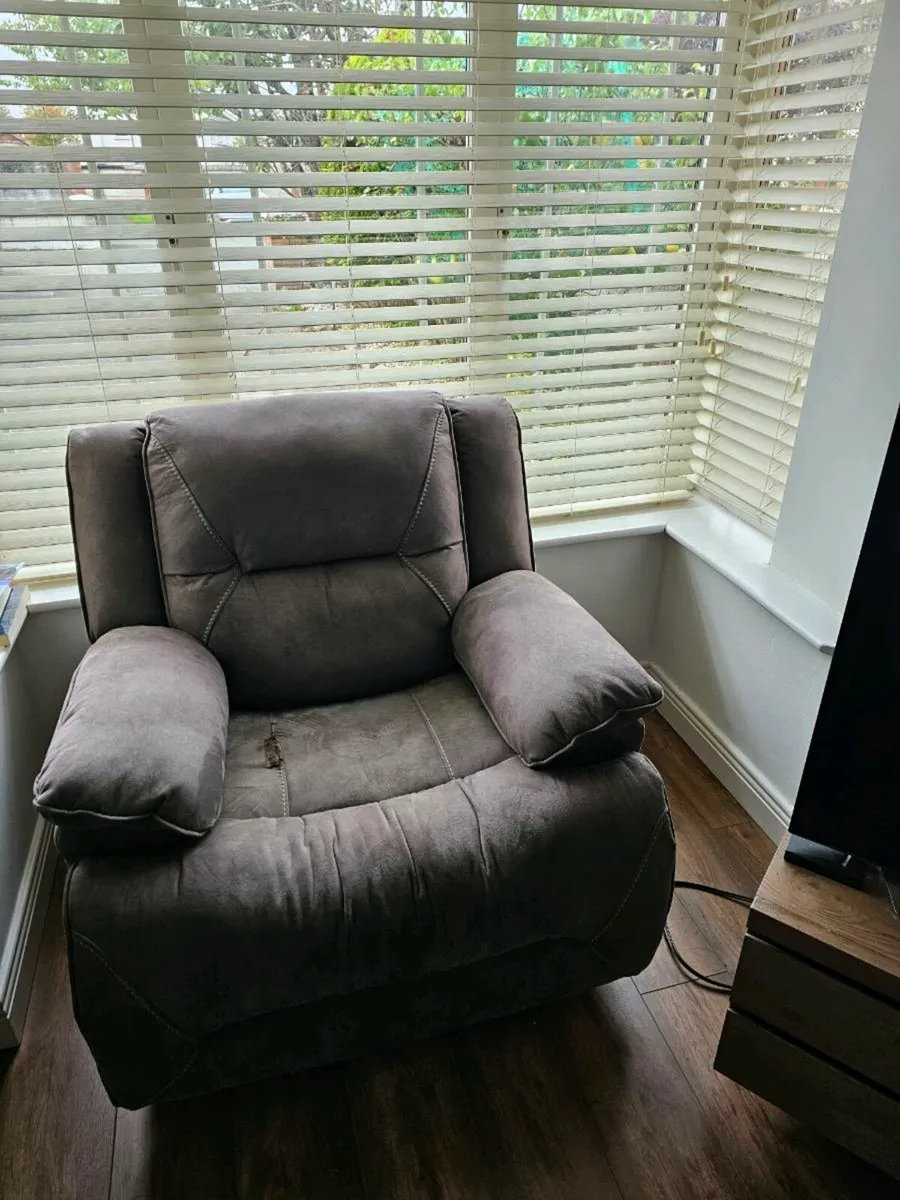 Sofa recliner and armchair recliner - Image 3