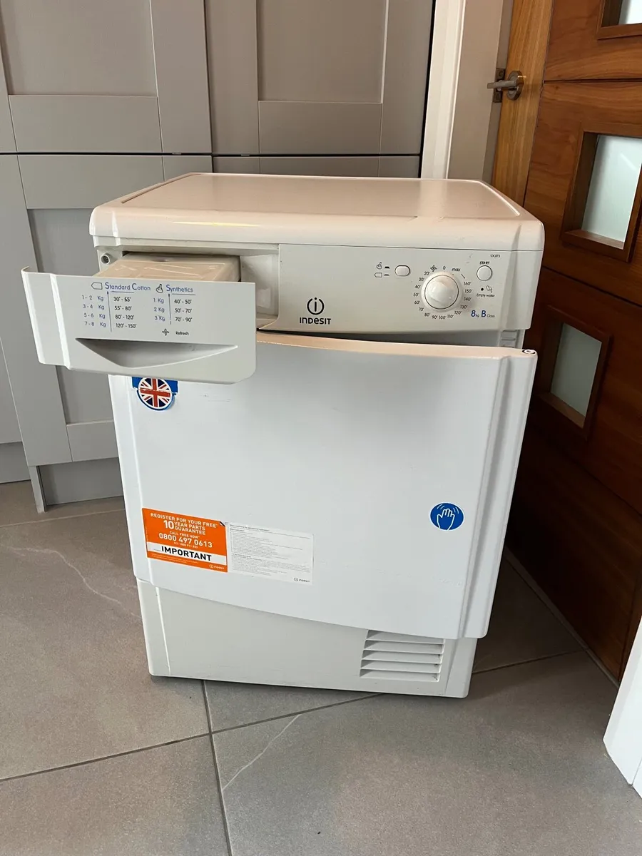Indesit 8kg condenser tumble dryer - Image 2