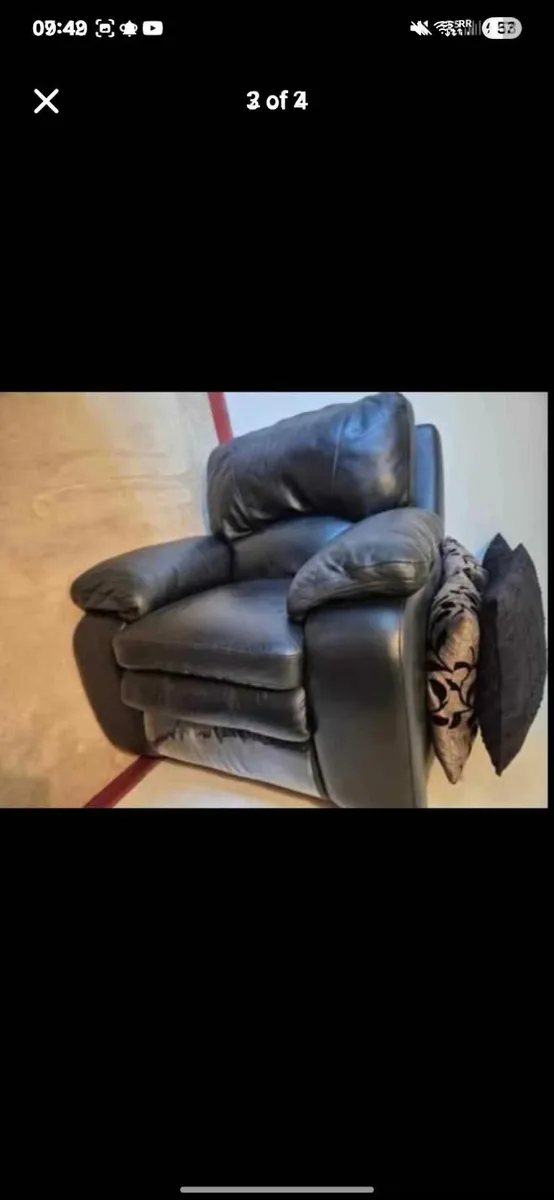 Leather 3 seater, 2 matching lazyboy sofas - Image 1