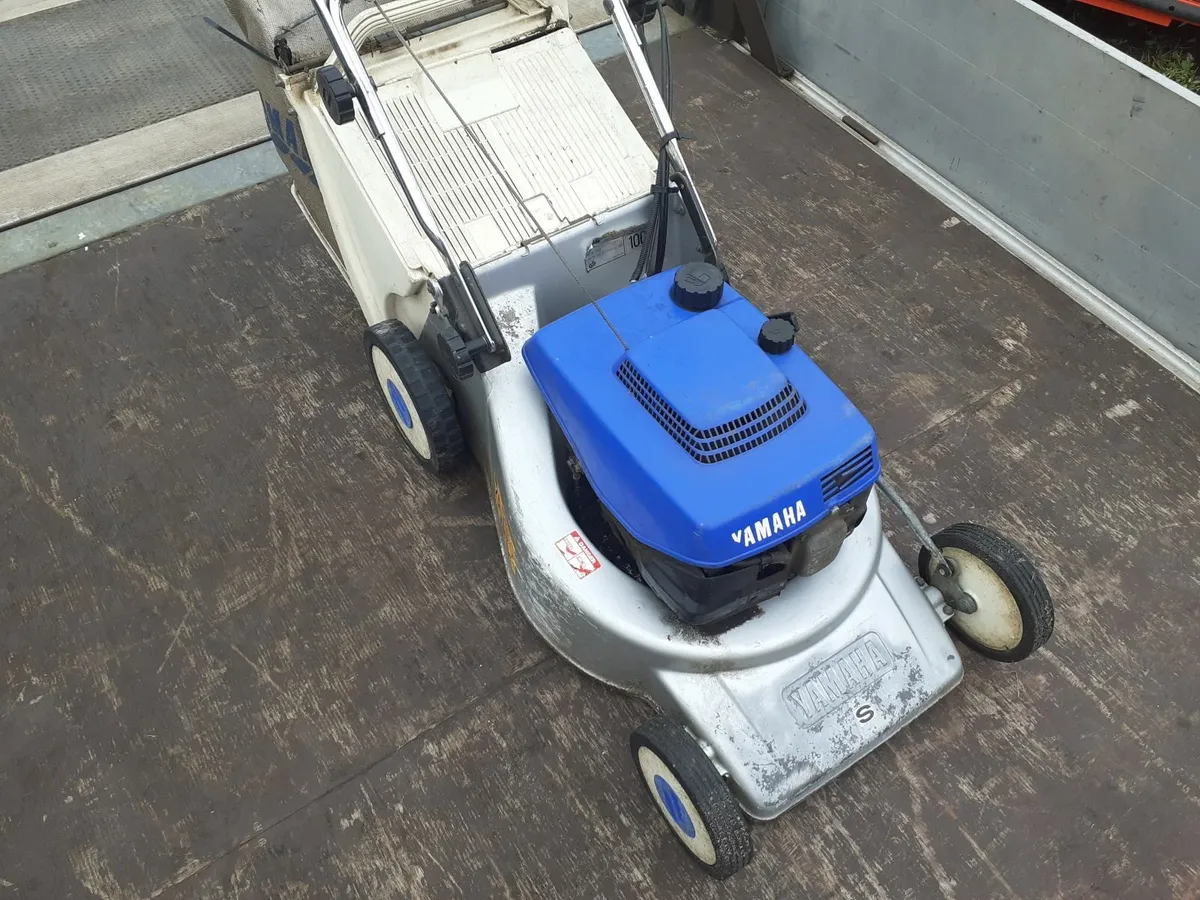YAMAHA HEAVY DUTY LAWNMOWER - Image 1