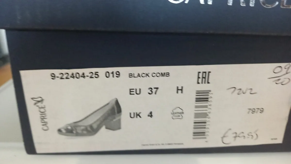 Ladies shoes - Image 1