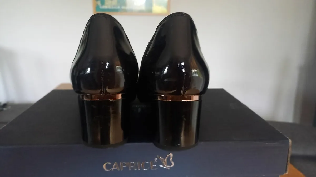 Ladies shoes - Image 2