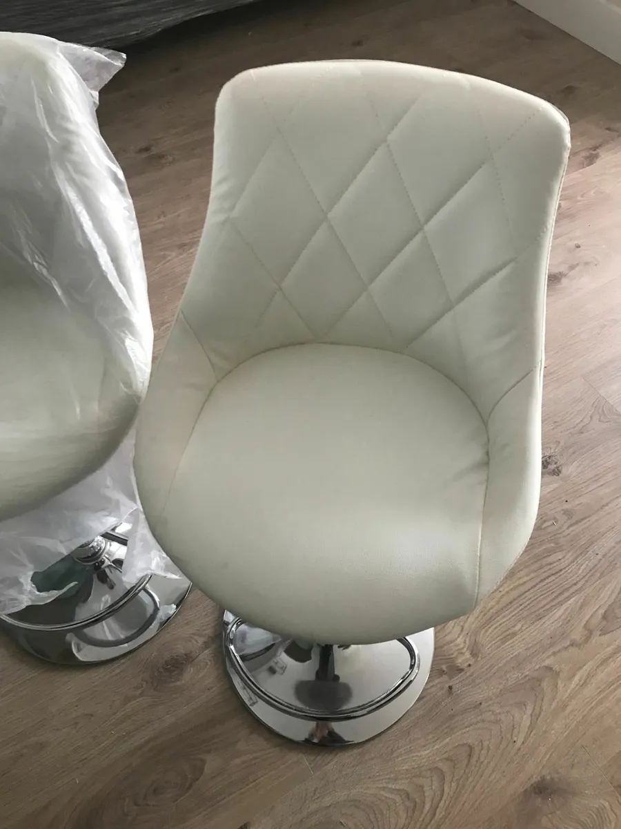 Kitchen Bar Stools - Image 3