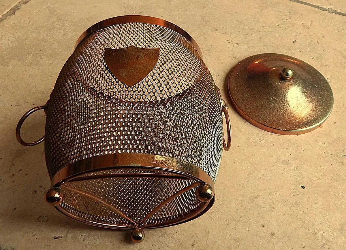 Vintage Metal Ice Bucket, Mesh Design - Image 3
