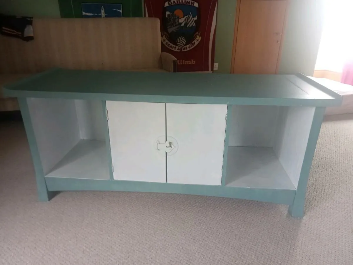 TV Unit - Image 1