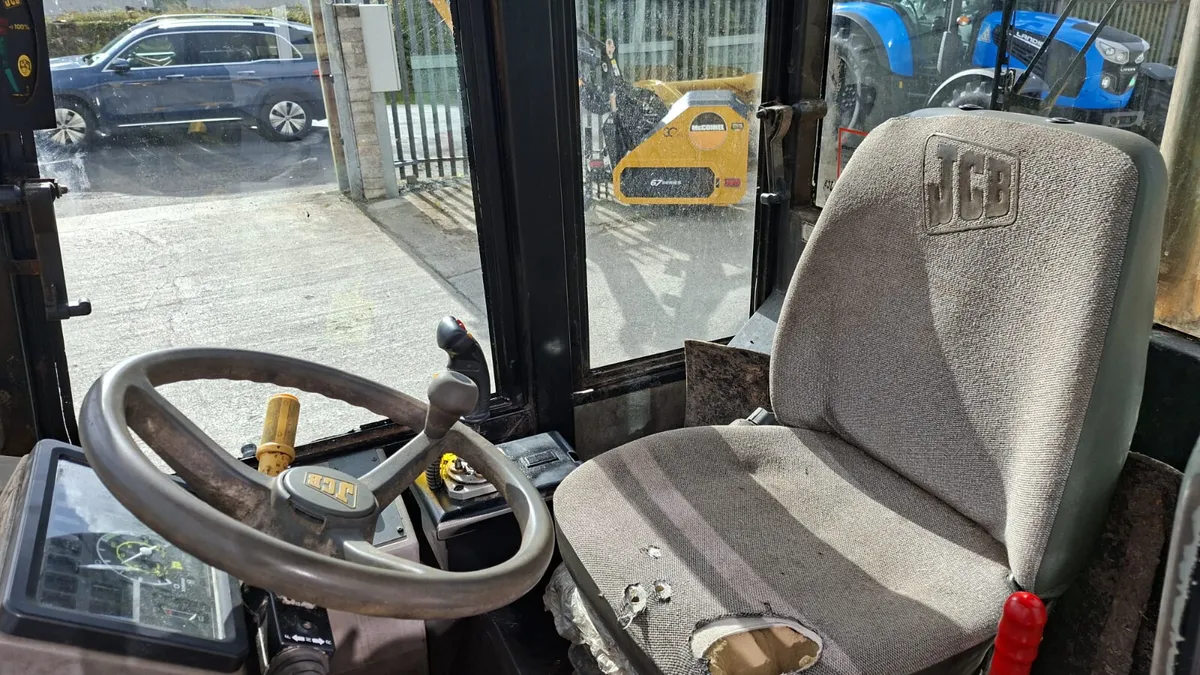 JCB TM220 Loader - Image 3