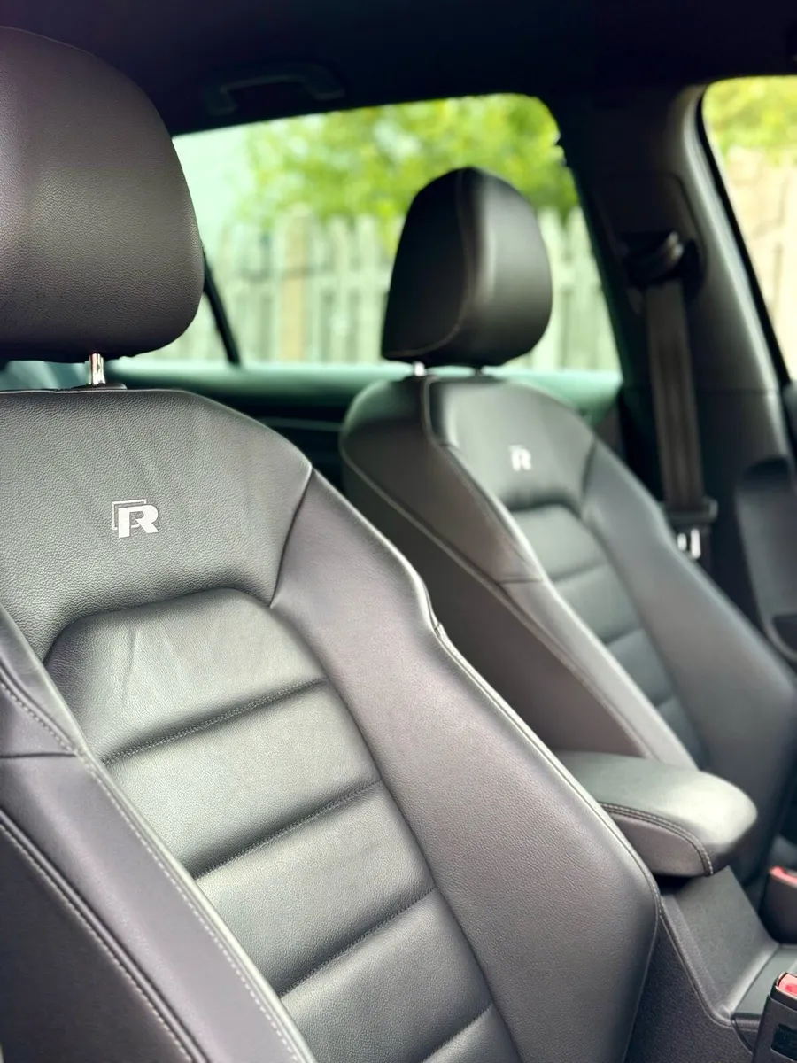 2017 Volkswagen Golf R 4Motion - Image 4