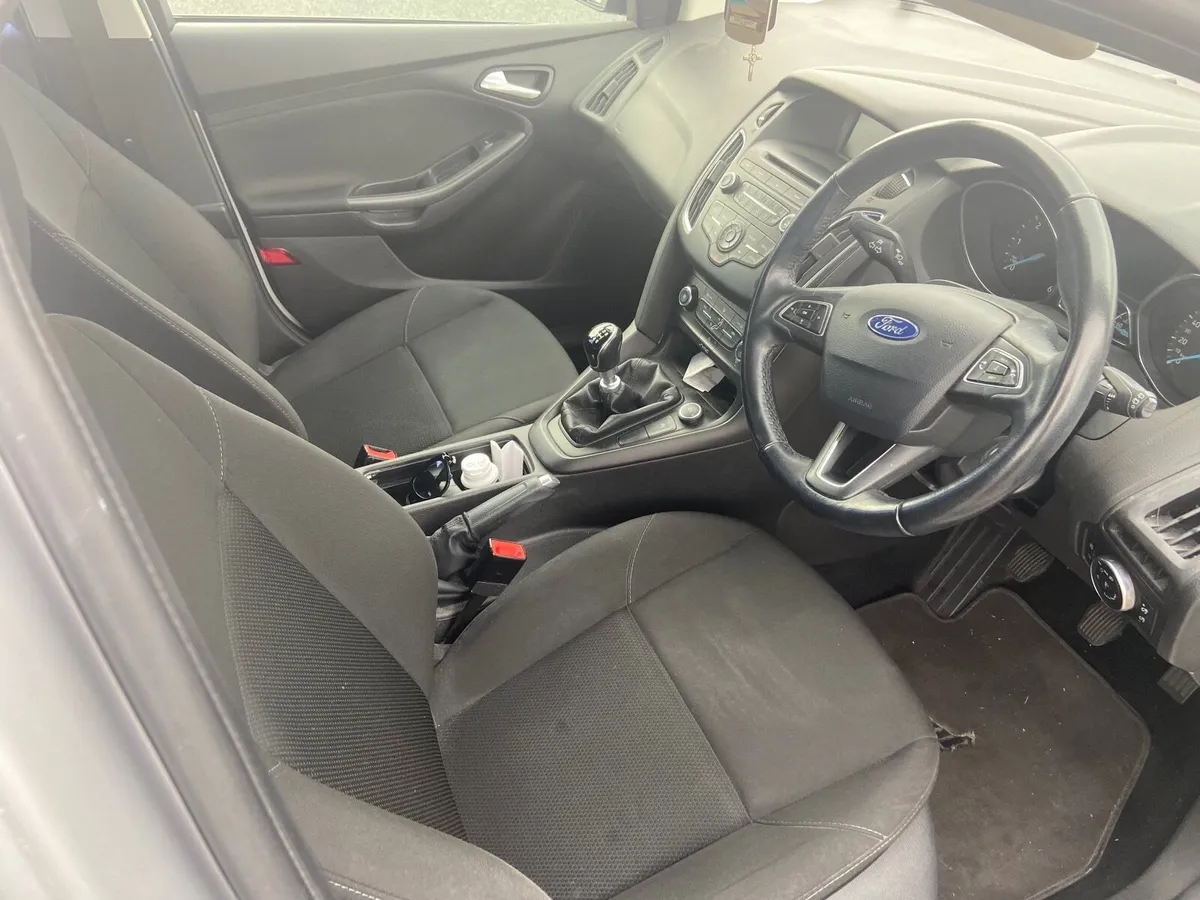 Ford Focus 2015 - Image 2