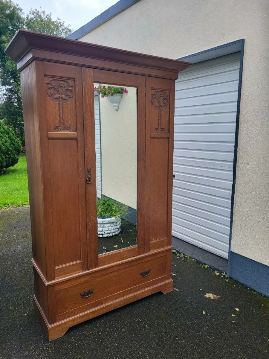 A very good oak wardrobe - Image 1