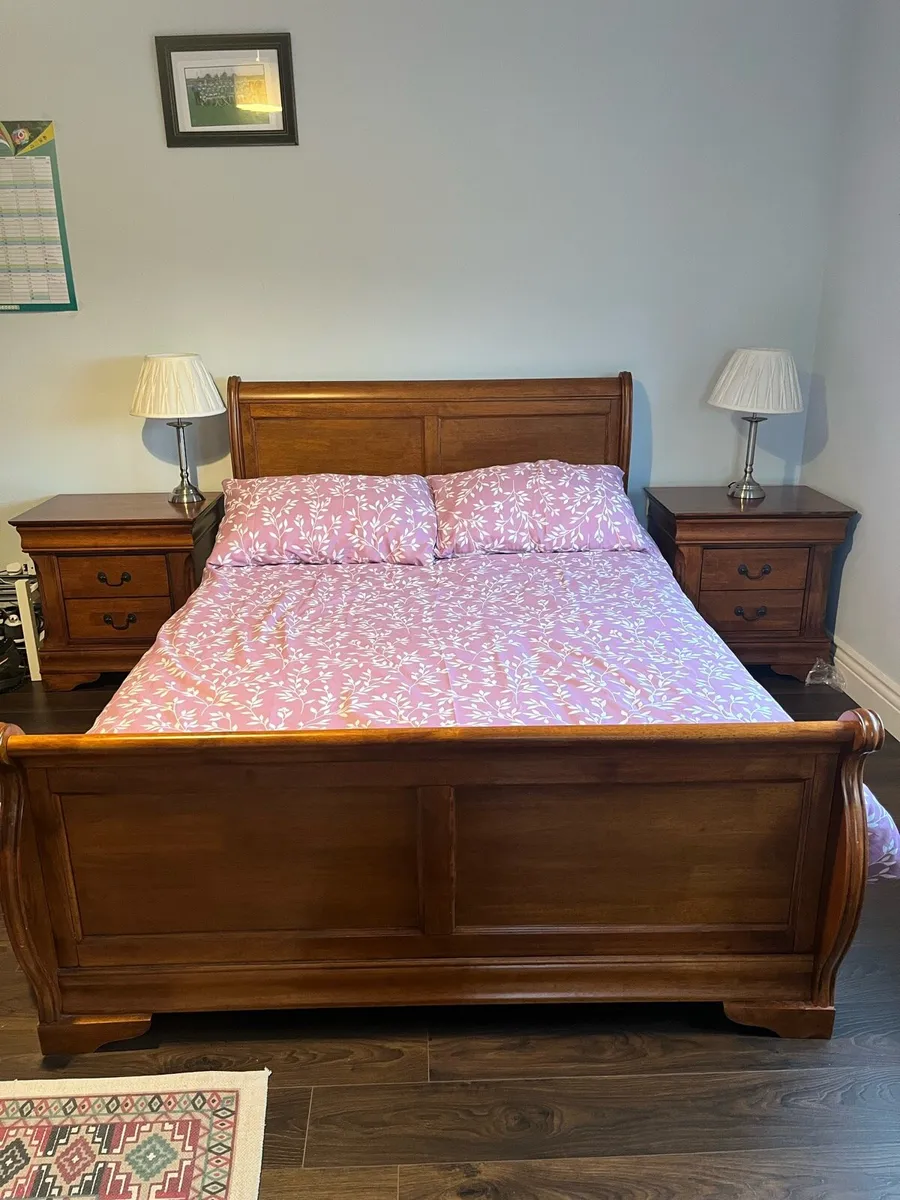 Double bed with matching lockers and mattress incl - Image 1