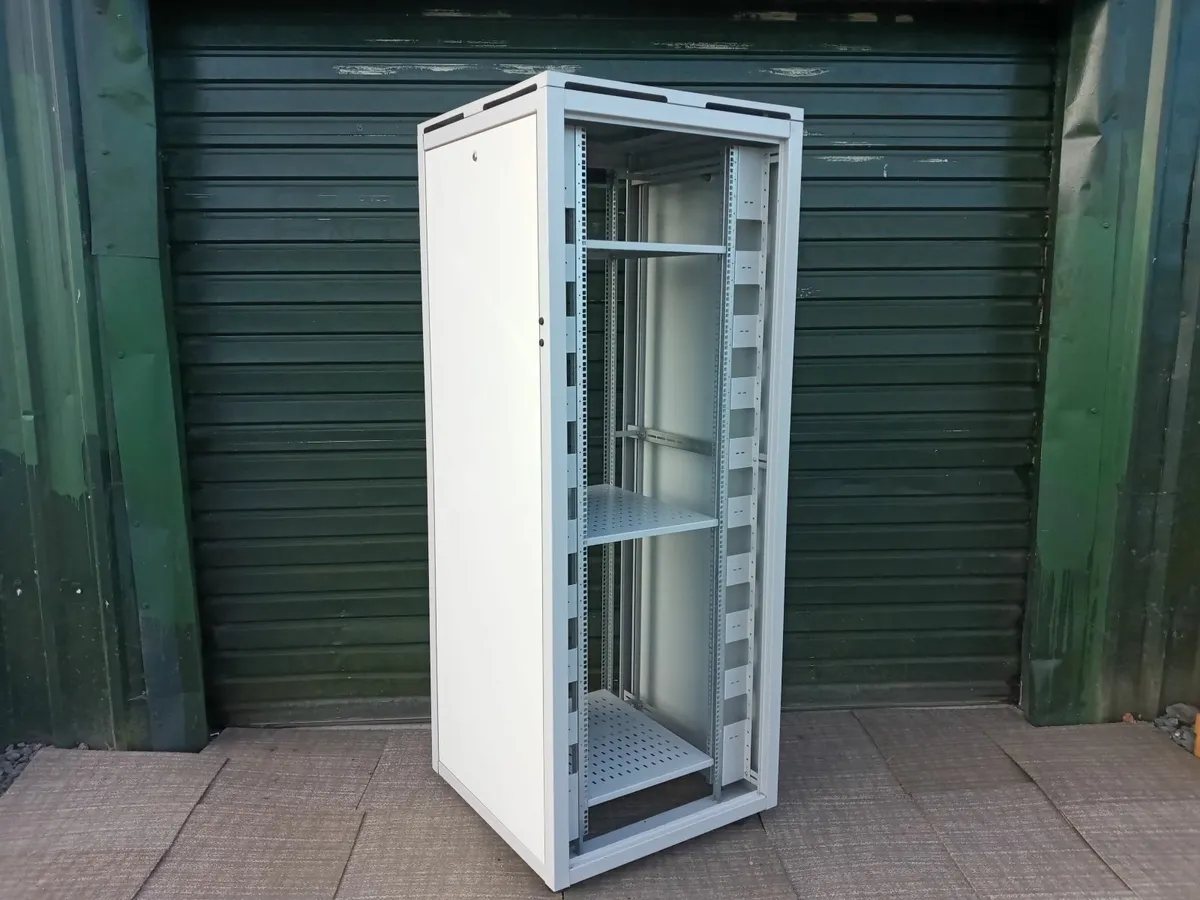 Delivery - Server Cabinet Comms Cabinet - Image 2