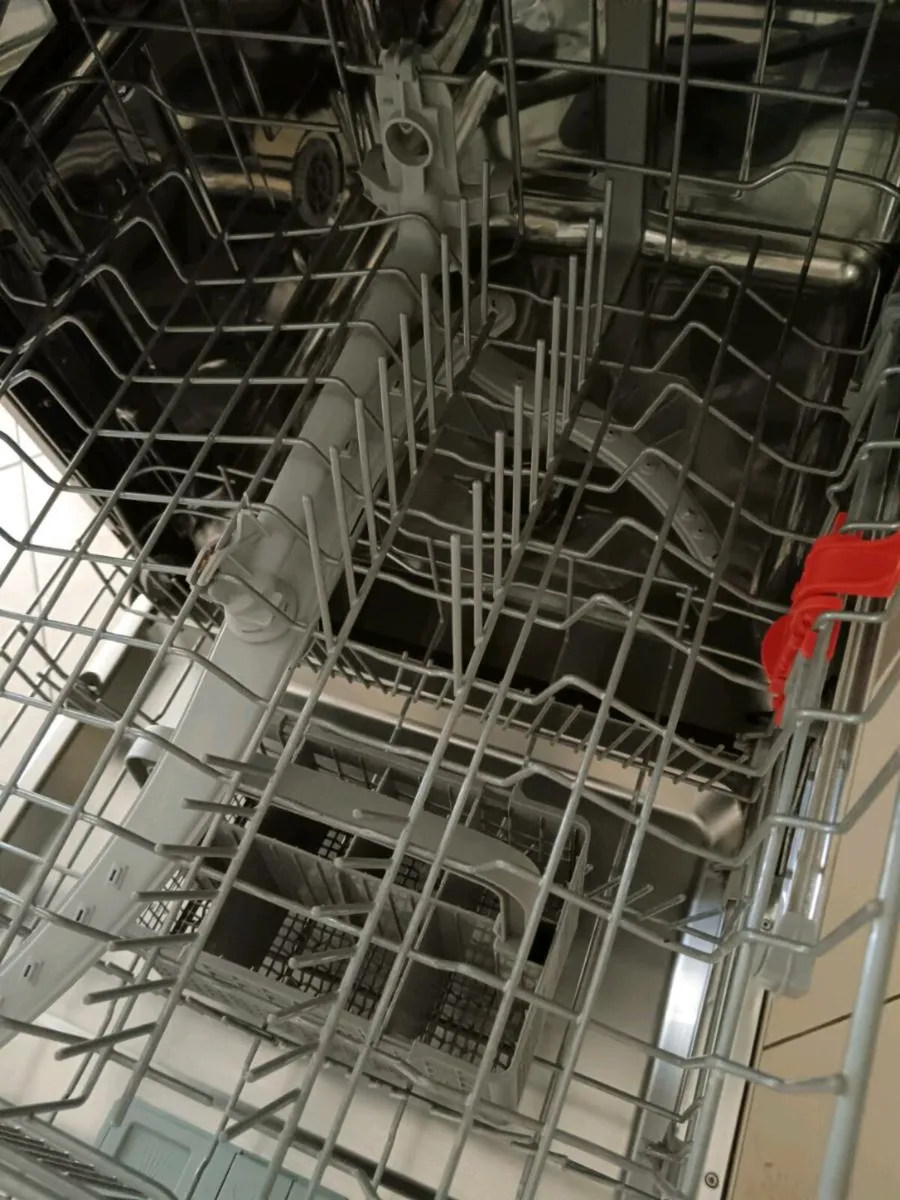Dishwasher - Image 2