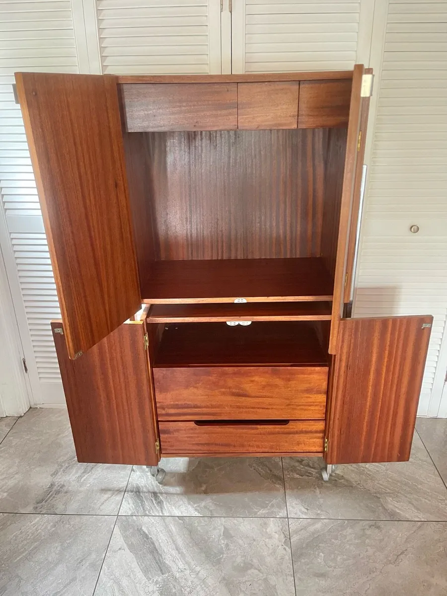 Mid century cocktail cabs - Image 2