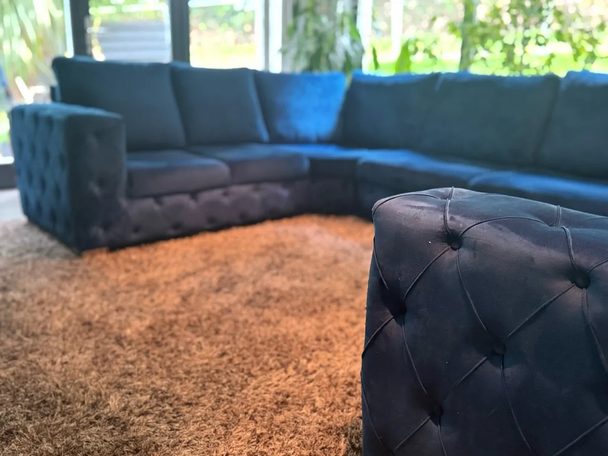 Huge corner sofa - Image 3