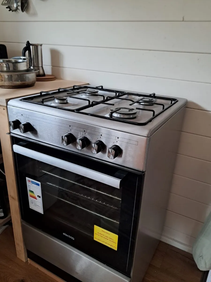 Cooker (Duel Fuel) electric oven/gas hob - Image 1