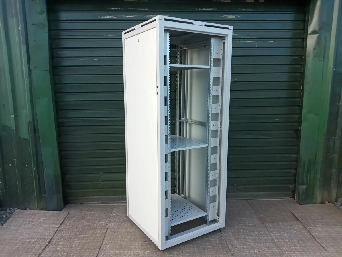 Delivery - Server Cabinet Comms Cabinet - Image 3