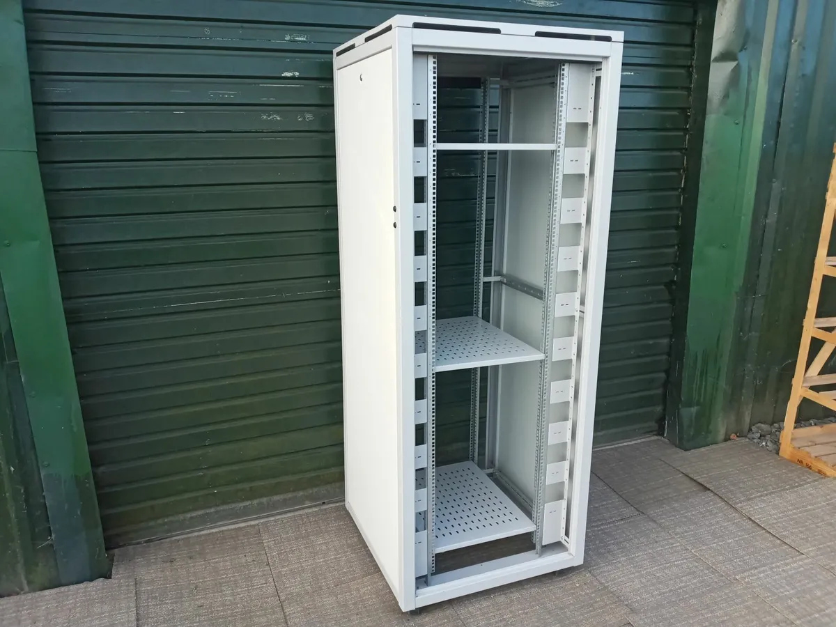 Delivery - Server Cabinet Comms Cabinet - Image 2