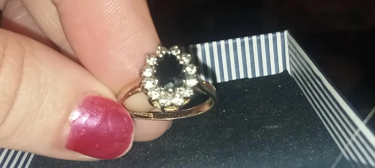 Stunning 9ct gold ring - Image 2