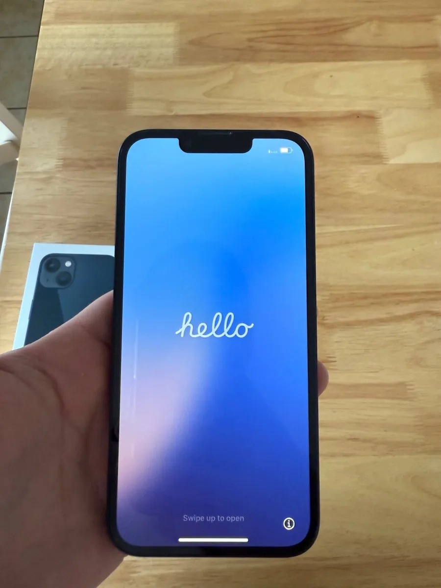 iPhone 13 - Image 2