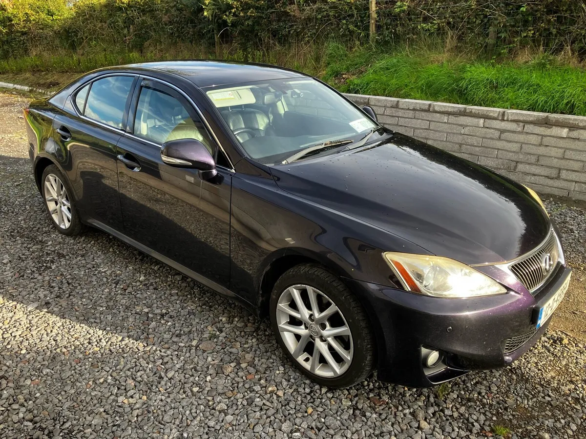 Lexus IS200D - Image 1