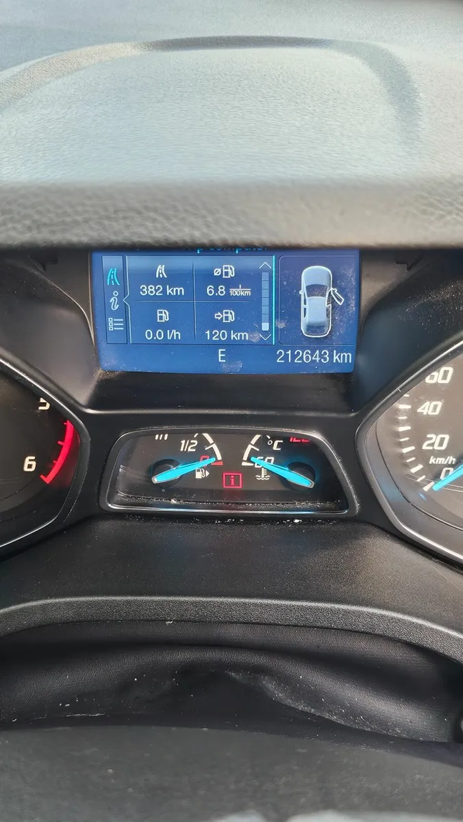 Ford Kuga 2015 - Image 2