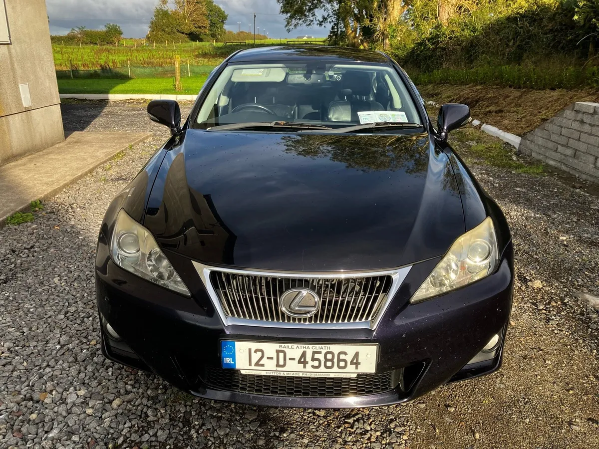 Lexus IS200D - Image 2