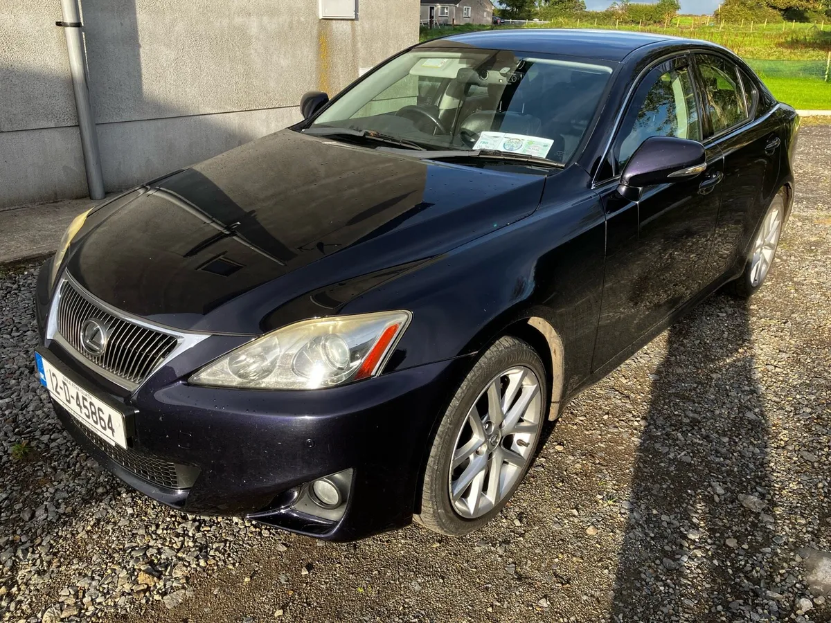 Lexus IS200D - Image 3