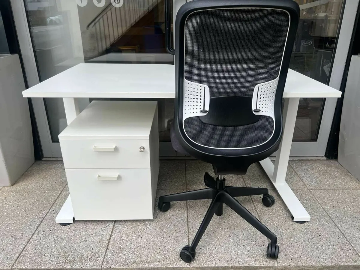 1360 white office desk, pedestal & office chair - Image 3