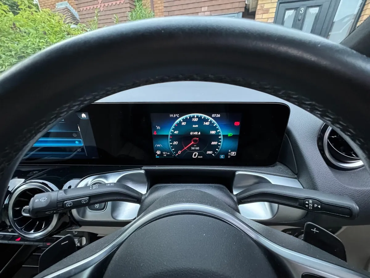 Mercedes-Benz GLB 2022 - Image 4