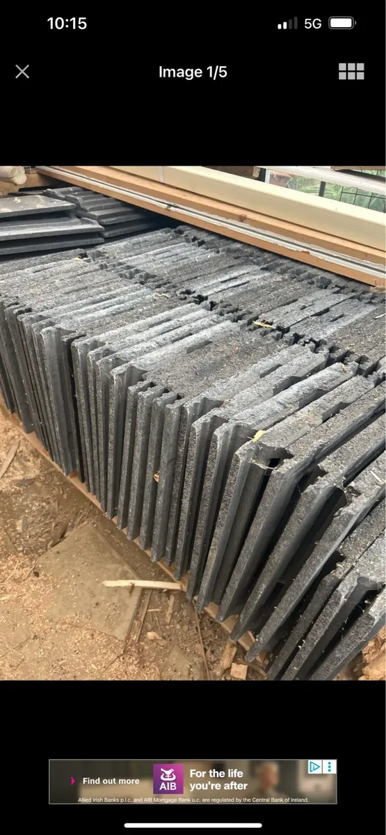 Pallet of Donegal roof tiles - Image 1
