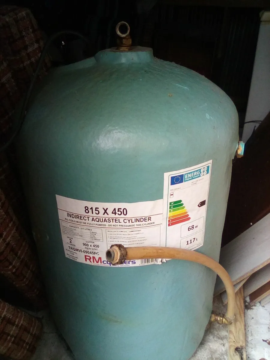 Hot water cylinder - Image 1
