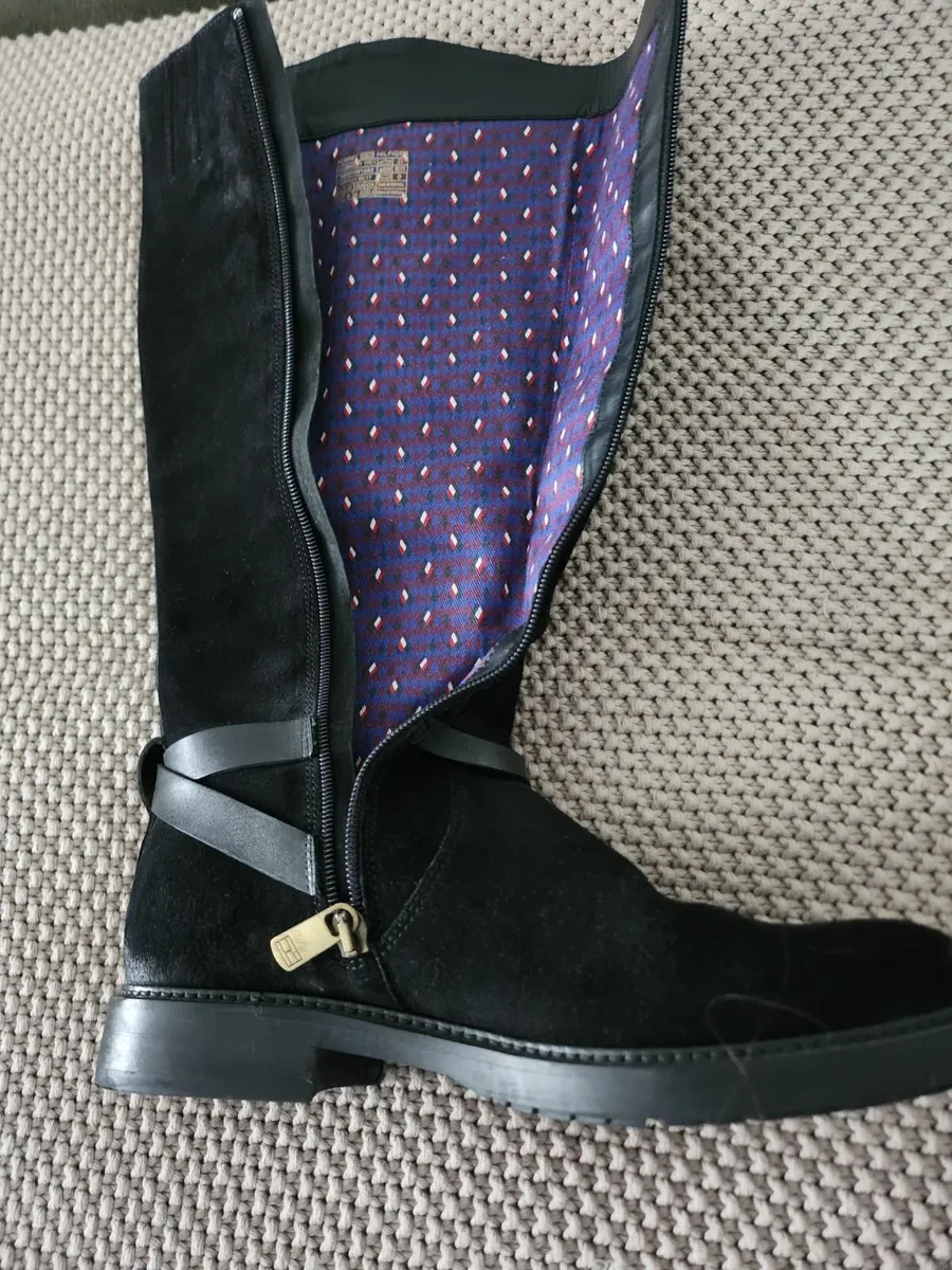 Boots - Image 3
