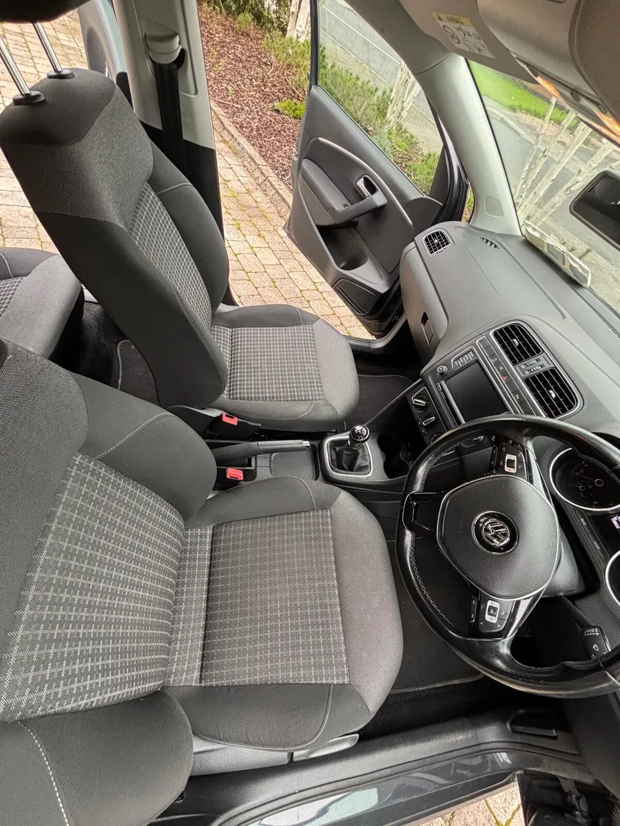 Volkswagen Polo 2016 - Image 2