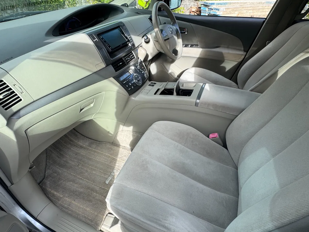 2012 Toyota Estima 2.4 Hybrid 4WD - Image 2