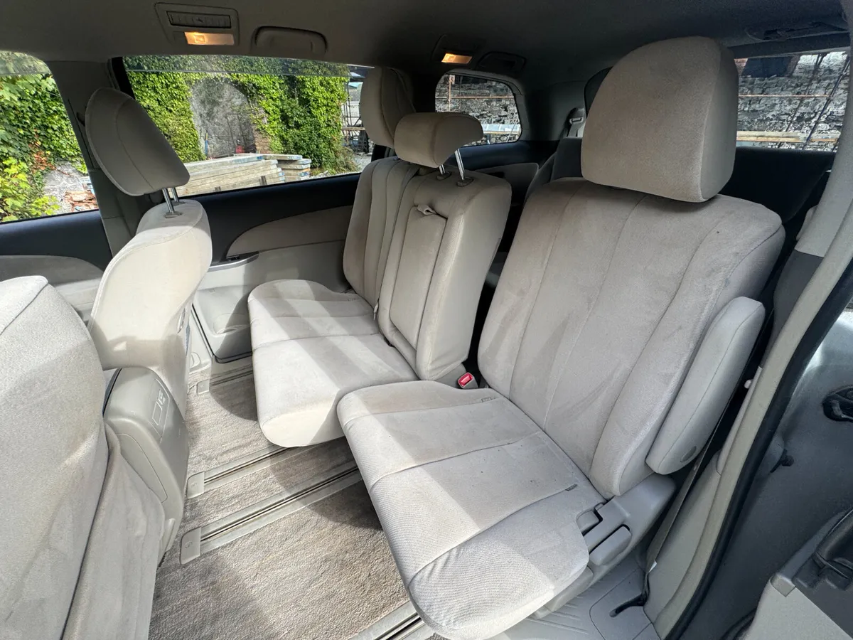 2012 Toyota Estima 2.4 Hybrid 4WD - Image 4