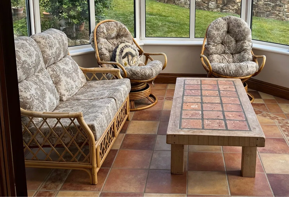 Wicker conservatory furniture - Image 1