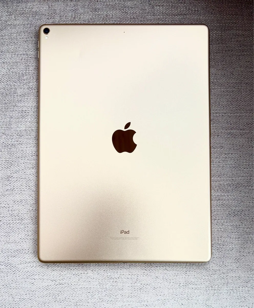 iPad Pro 12.9" 2nd Gen– Excellent Condition - Image 4