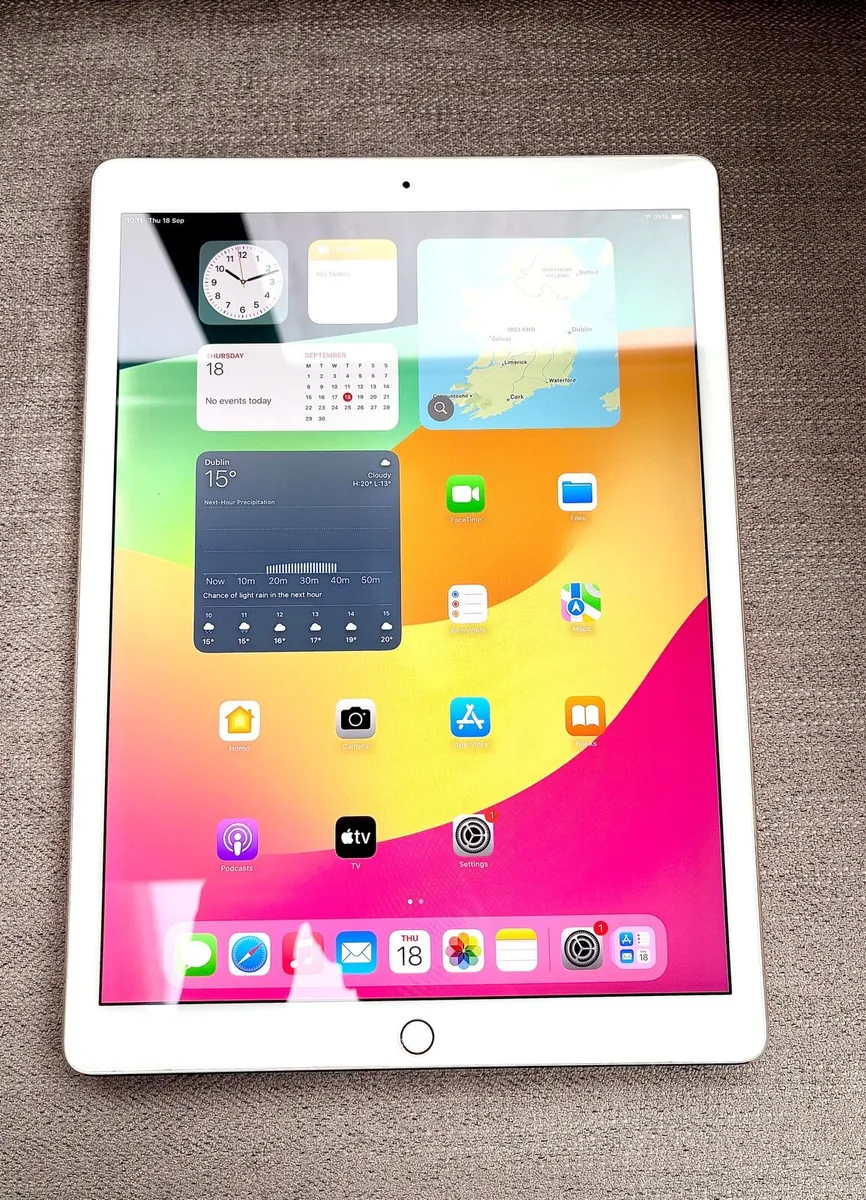 iPad Pro 12.9" 2nd Gen– Excellent Condition - Image 1