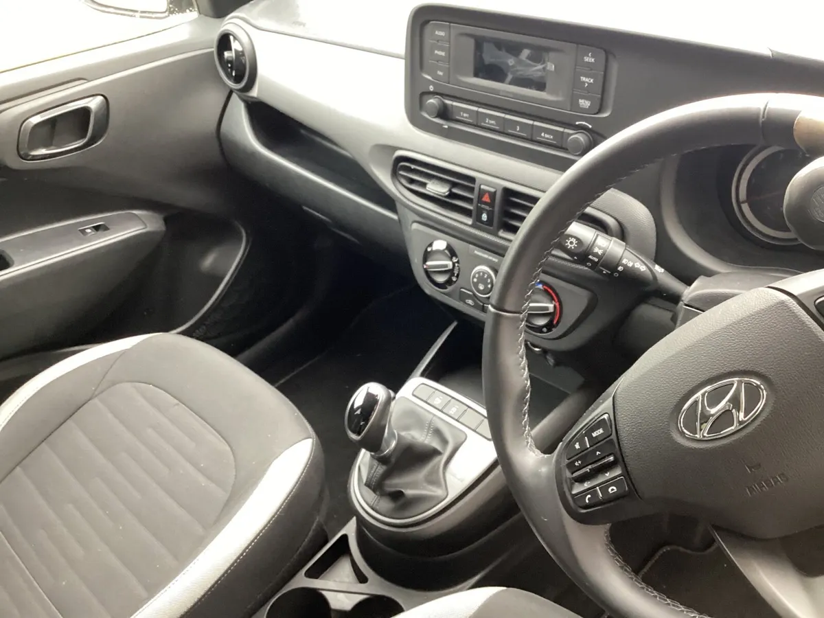Hyundai i10 2023 - Image 2