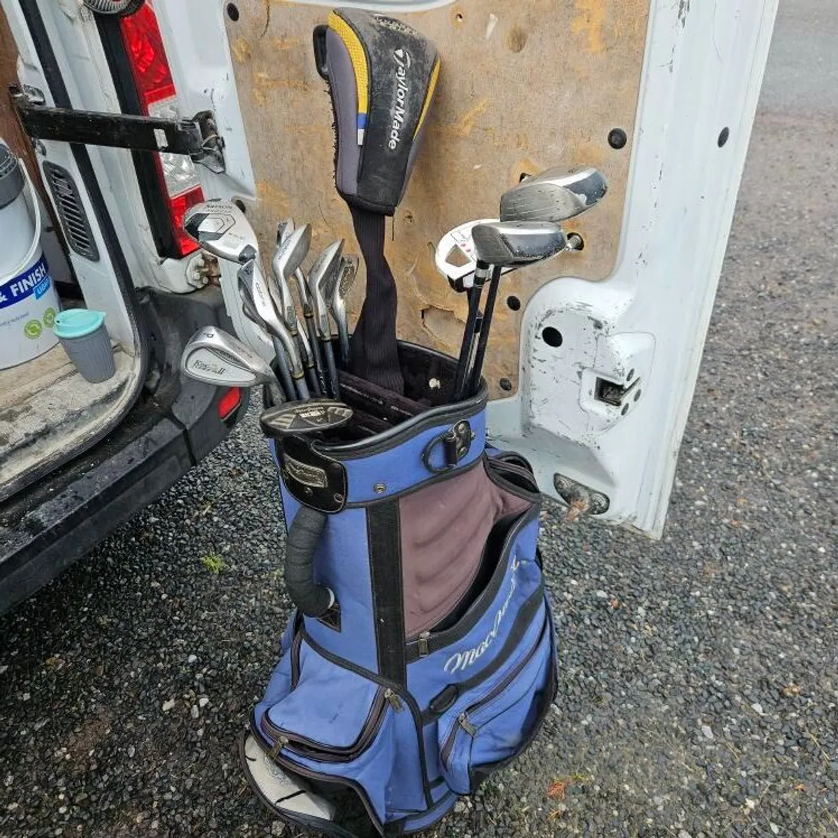 set of golf clubs - Image 1