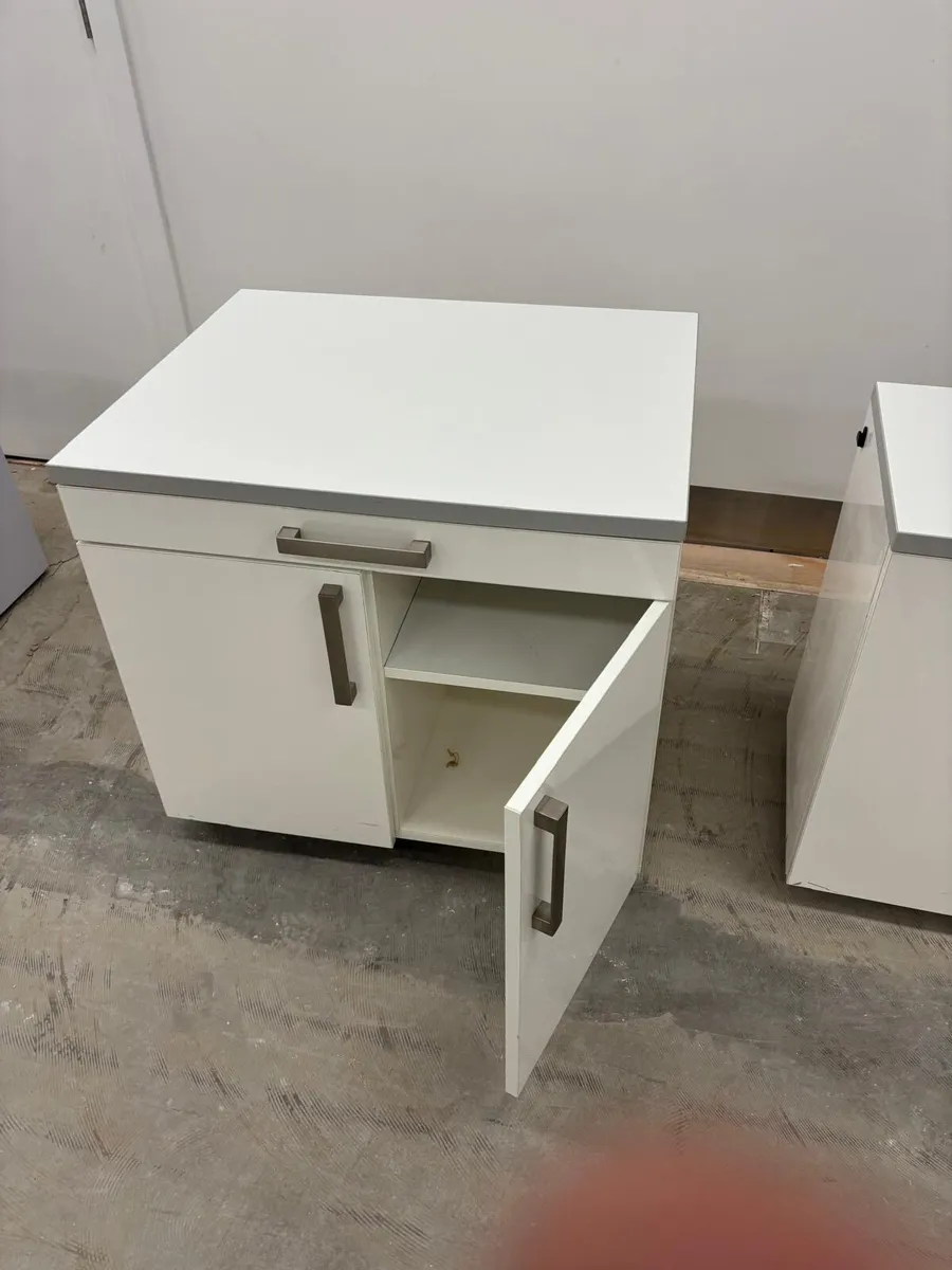 White cabinet - Image 1