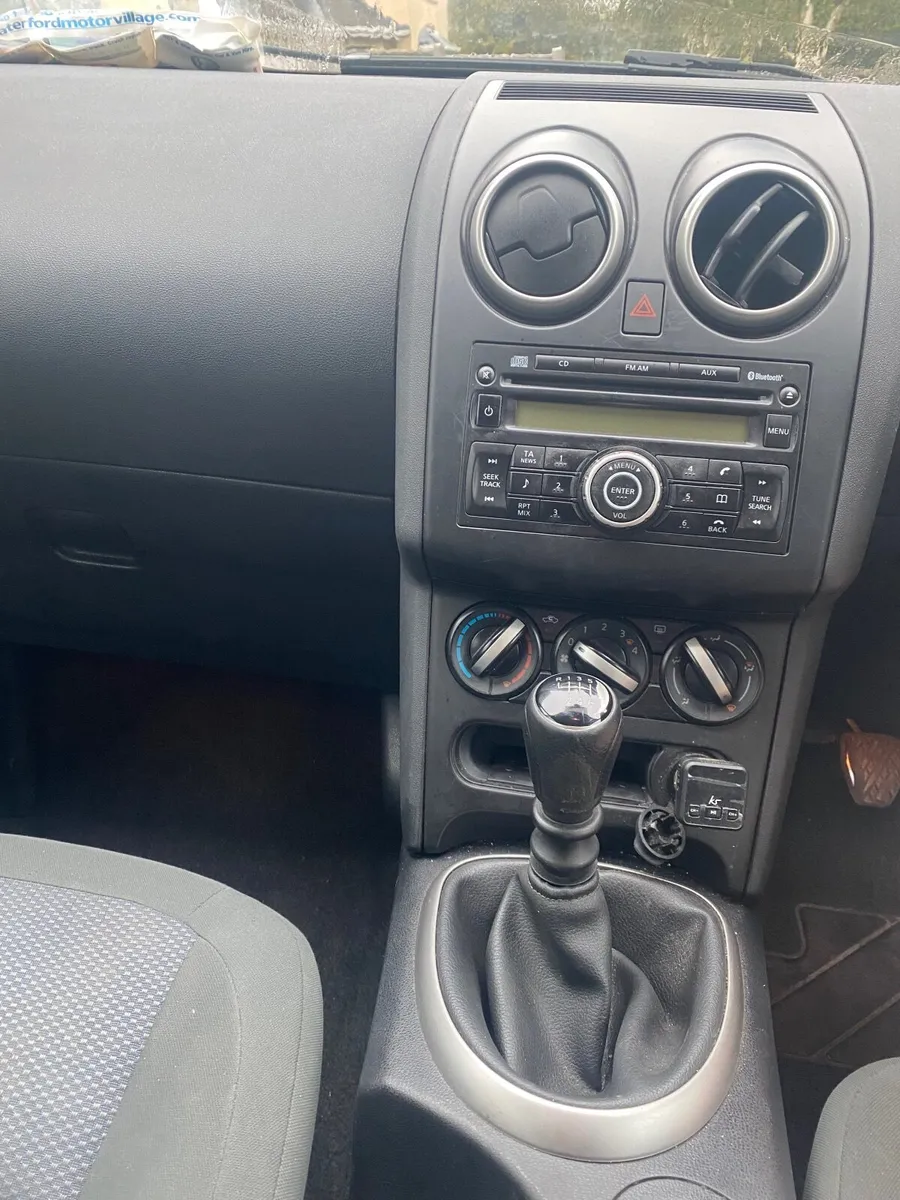 Nissan Qashqai 2011 - Image 2