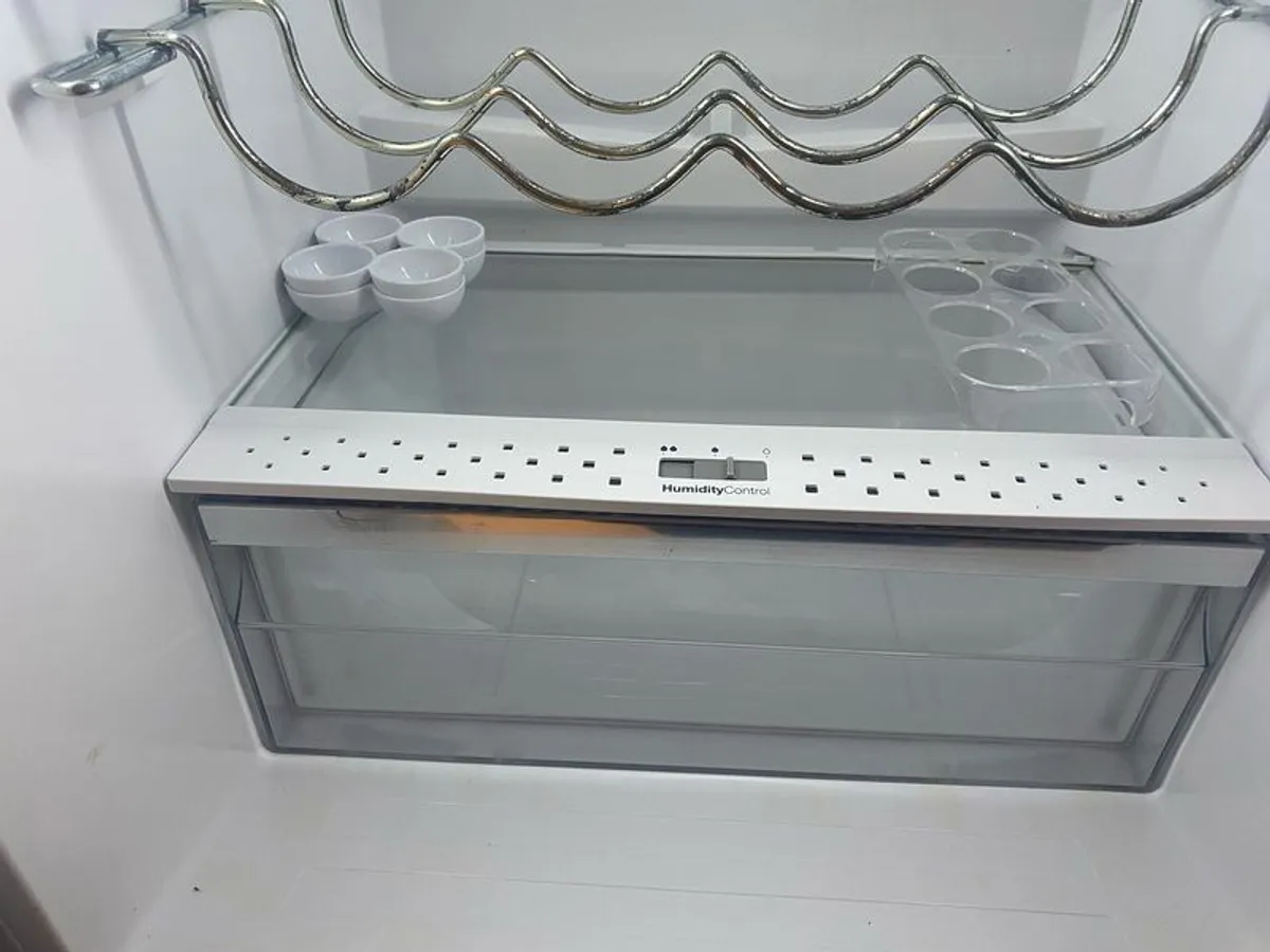 Belling Built-in Fridge Freezer - Image 3
