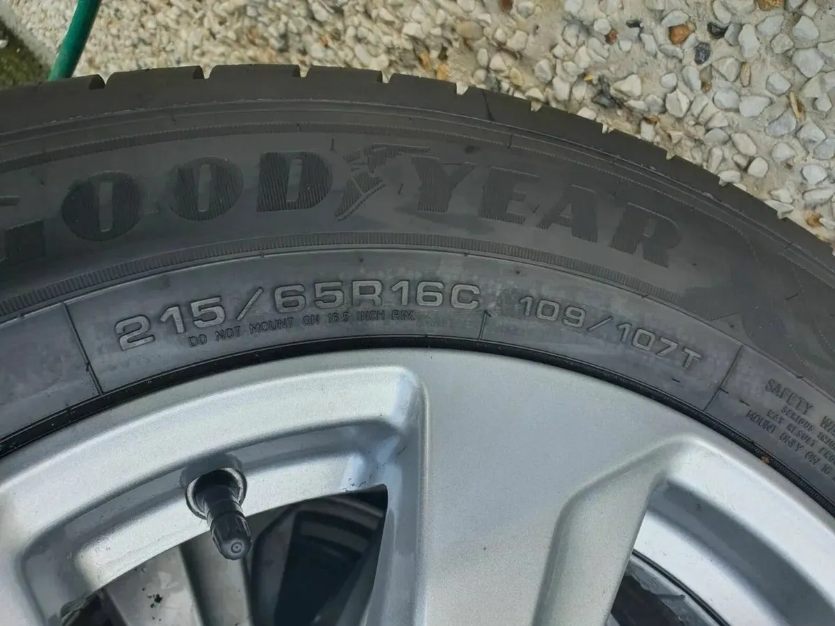 Ford Transit Custom Limited (New 25)16" Alloys - Image 4