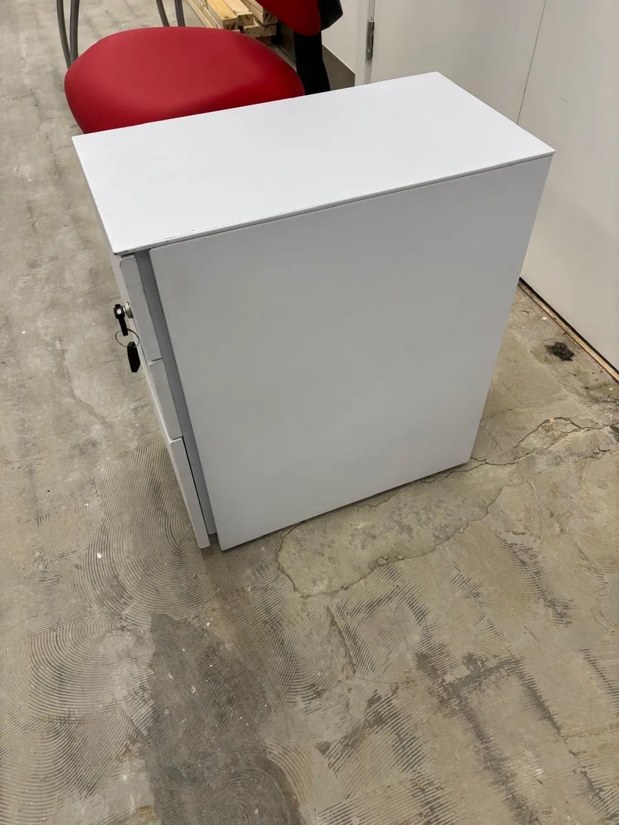 Desk side drawer with key - Image 2