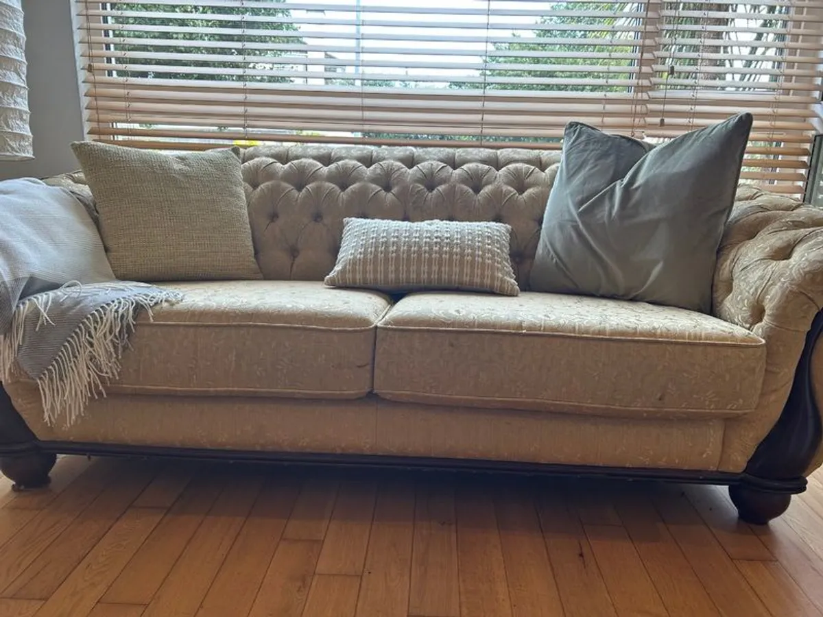 Sofa 3+2 Seater (chesterfield style) - Image 3