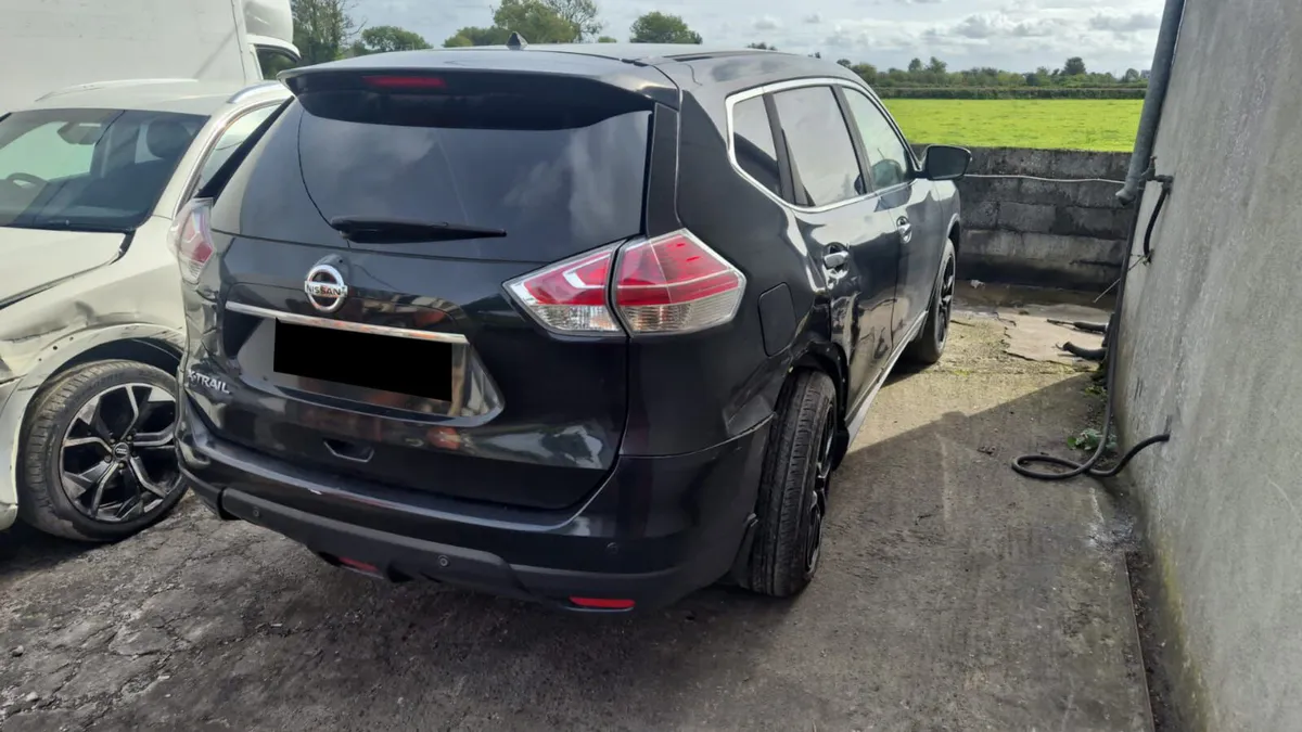 2015 NISSAN X-TRAIL 1.6DIESEL FOR BREAKING - Image 2