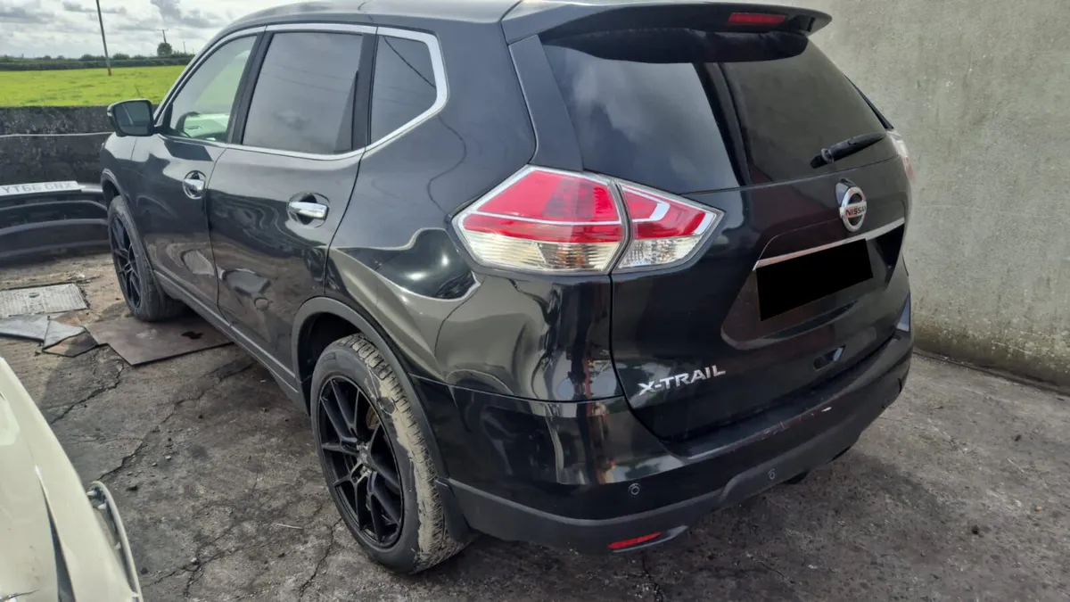 2015 NISSAN X-TRAIL 1.6DIESEL FOR BREAKING - Image 3