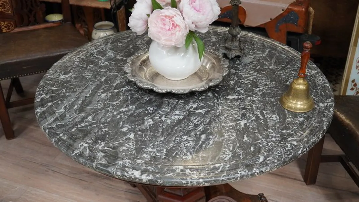 French 19th Century Mahogany Centre Table with Marble Top - Image 3